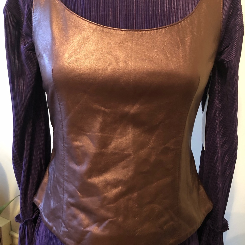 🚨Leather-like plum colored vest🚨